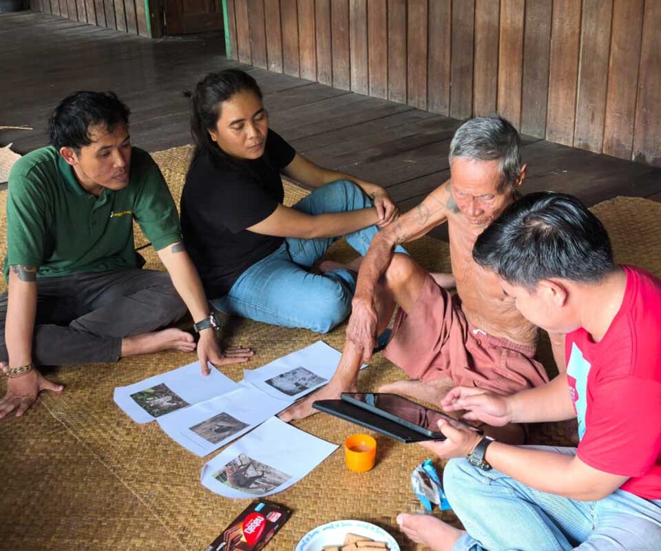Diskusi budaya bersama masyarakat setempat