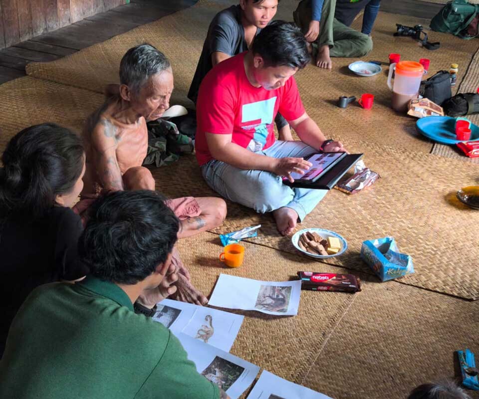 Diskusi budaya bersama masyarakat setempat